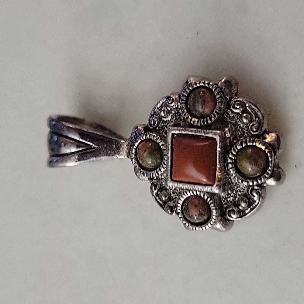 Signed premier Designs double sided pendant slide, No Chain
